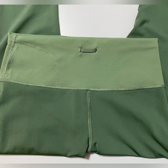 Like New! Lululemon Wunder Train HR Leggings - Picture 8 of 14